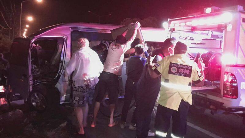 توفيت امرأة روسية وأصيب 11 سائحا روسيا آخرين في حادث حافلة صغيرة…