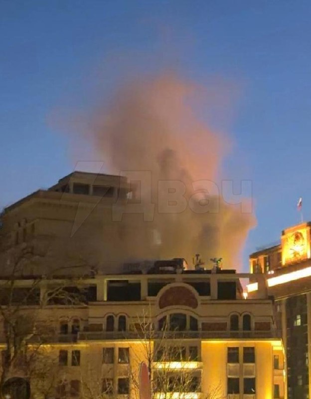 حريق في مركز تسوق فاشن سيزون وسط موسكو – وسائل الإعلامخدمات الطوارئ تعمل على الفور…