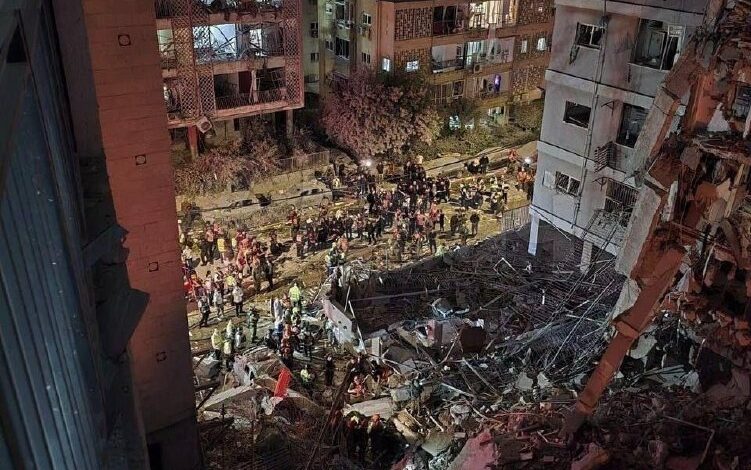 إيران تقصف مدينة ديمونة في إسرائيل وأظهرت لقطات لوصول صاروخ باليستي على الإنترنت…