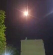 ضربت إيران مدينة ديمونة في إسرائيل. وأظهرت الشبكة لقطات لوصول صاروخ باليستي…
