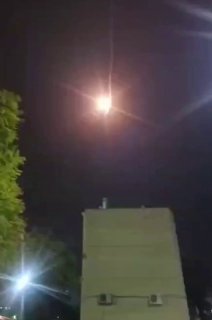 ضربت إيران مدينة ديمونة في إسرائيل. وأظهرت الشبكة لقطات لوصول صاروخ باليستي…