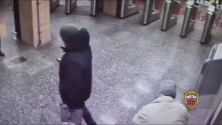 تم رشق امرأة في مترو موسكو لأنها أخذت الكثير من الوقود المجاني…