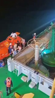 هجوم على ناقلة نفط بالقرب من ميناء البصرة في العراق بالفيديو يُزعم…
