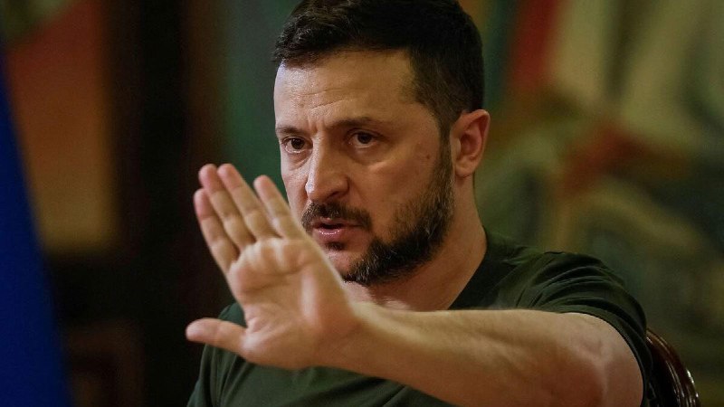 “أعتقد أن الناس يبحثون عن المساعدة لتغيير النظام الحالي”: زيلينسكي يدعم الجيش…