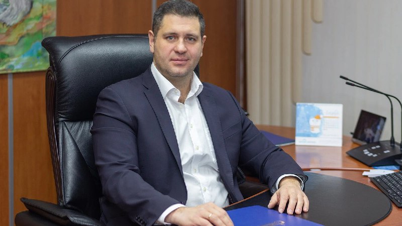 تم اعتقال نائب رئيس مجلس إدارة شركة نفط في سان بطرسبرج – الإعلامي أنطون ج…