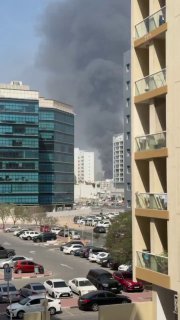 حريق في مركز تسوق في الشارقة بدولة الإمارات العربية المتحدة. سقوط طائرة إيرانية بدون طيار على مركز تجاري..
