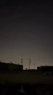 لحظة ضرب صاروخ إيراني أكبر قاعدة جوية أمريكية في الشرق الأوسط..