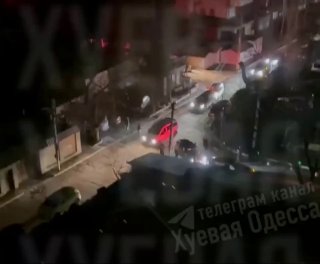 السيرك باللغة الأوكرانية: بينما كان موظفو TCC يقومون بتعبئة “المتطوع” في الحافلة الصغيرة، تمكنوا من…