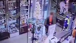 حاول شاب يبلغ من العمر 16 عامًا إضرام النار في خزانة التتابع بالبنزين، وذلك بأمر من محتالين من…
