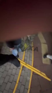 وفي كييف، عزف زومرز النشيد الروسي في الشارع. وبعد ذلك بدأت أعمال شغب في الشارع الأوكراني…