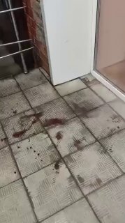 احذروا بالفيديو: رجل قطع عضوه الذكري وانتحر في…
