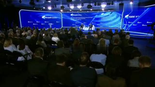 بوتين: لقد أتعبتك، آسف. المقدم: لا، لقد بدأت للتو. كلمة رئيس الدولة..