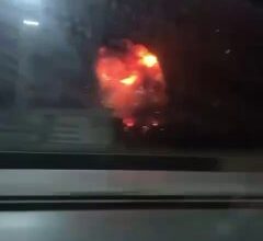 سكان تشيليابينسك يبلغون عن وقوع انفجار. تم التصوير على طريق كوبيسكوي السريع. التأكيد الرسمي…