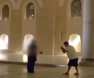عام في السجن بسبب قبلة: القبض على سائحين روس بسبب تقبيلهما في مسجد بتركيا..