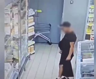 سرقة اليوم في ساكي القرم: عاشق الزبدة أخذ 12 علبة روسية من السوبر ماركت…