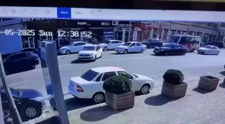 وفي داغستان، صدم جيليك سيارة بسرعة 120 كم/ساعة. سائق فولكس فاجن…