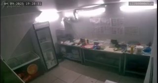 حاولت نادلات زومر تحضير الطعام في المطبخ، لكنهن أحرقن المنشأة بأكملها. في ل…