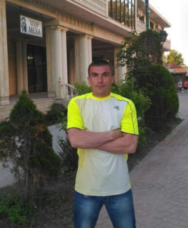حاول أحد المتحرشين بالأطفال اختطاف تلميذة أمام الجميع منتحلاً شخصية والدها، لكن…