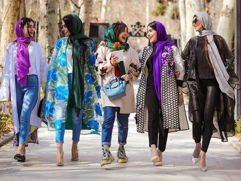 تم إلغاء ارتداء الحجاب الإلزامي بشكل غير رسمي في إيران. أعلنت السلطات الإيرانية…