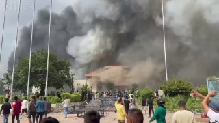 هاجم مثيرو الشغب في نيبال مكتب المدعي العام ومحكمة منطقة كاثمان…