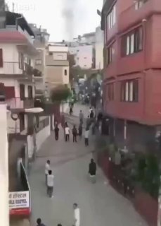 ما هو معروف حاليًا عن الاحتجاجات في نيبال: – رئيس وزراء نيبال شارما أولي…