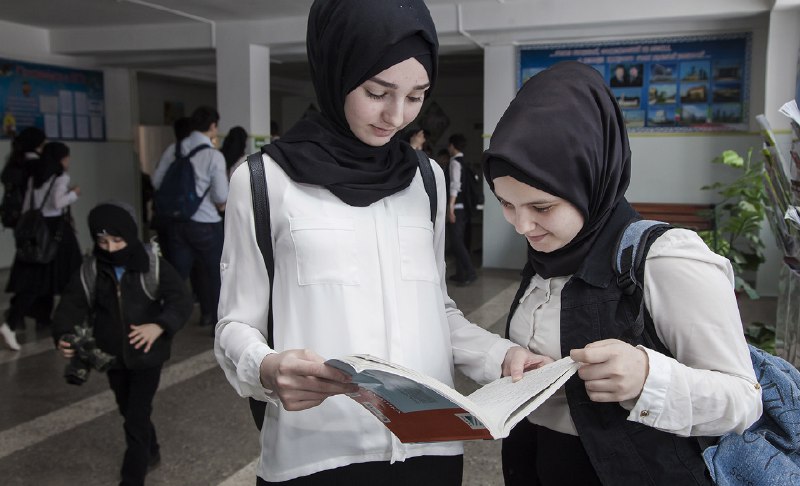 تم حظر ارتداء أغطية الرأس، بما في ذلك الحجاب والنقاب، في المدارس في خانتي مانسيسك.