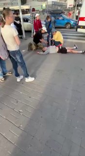 المهاجرون الذين طلبوا ممارسة الجنس من أحد سكان موسكو كادوا أن يطعنوا الرجل الذي دافع عن…