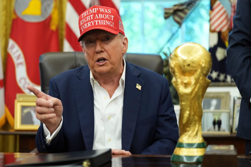 قال ترامب إنه كان يطلق عليه مازحا لقب “رئيس أوروبا” عند توقيعه على عدد من الاتفاقيات…