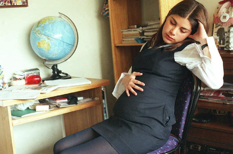 تم اقتراح في روسيا تخفيض سن الزواج من 18 إلى 16 سنة – حتى يتمكن المراهقون من…
