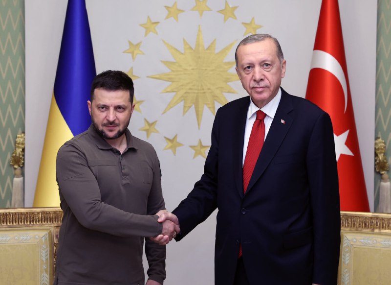 وذكرت الصحيفة أن أردوغان سيزور كييف في الأيام المقبلة بدعوة من زيلينسكي.
