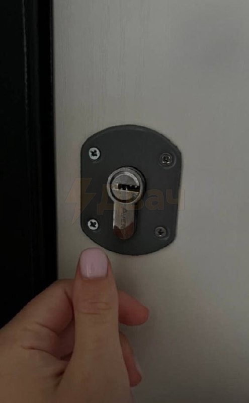عامل بناء يعثر على ربة منزل عارية بعد أن فتح باب شقة شخص آخر بمفتاحه.. عامل بناء يعثر على ربة منزل عارية بعد أن فتح باب شقة شخص آخر بمفتاحه..